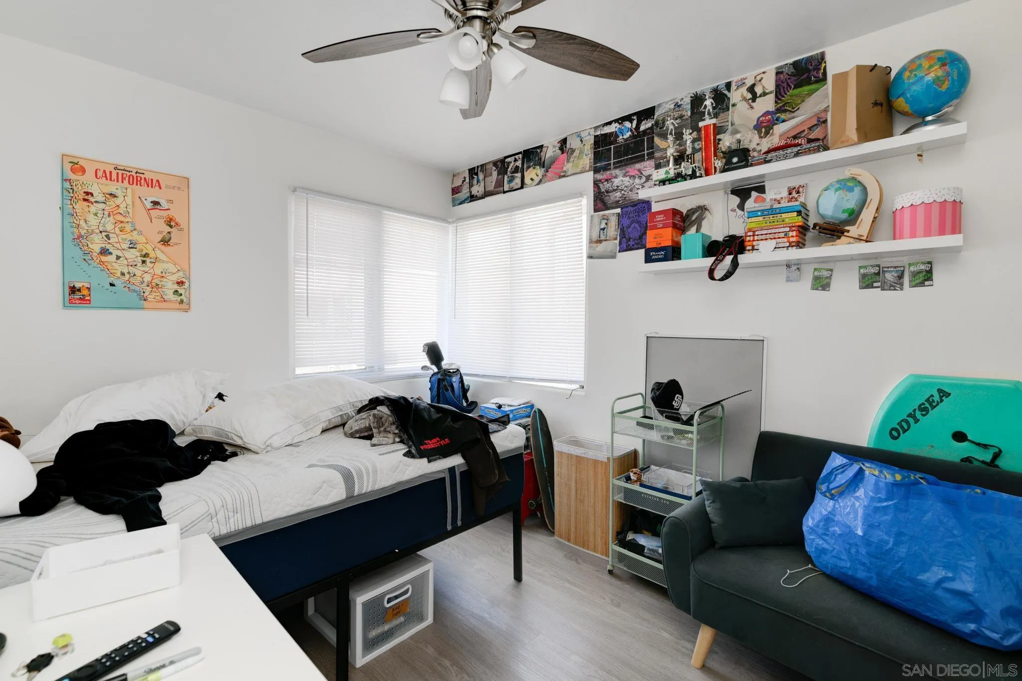 2322-28 Chatsworth Blvd