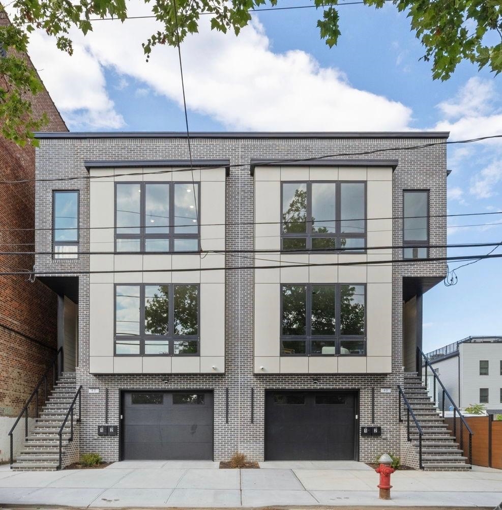 42 WAVERLY ST Unit: 1
