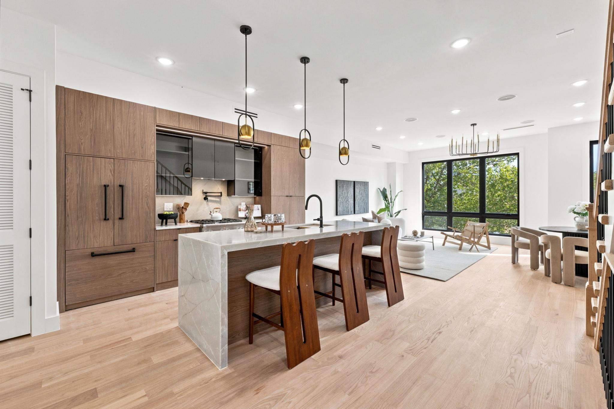 42 WAVERLY ST Unit: 2