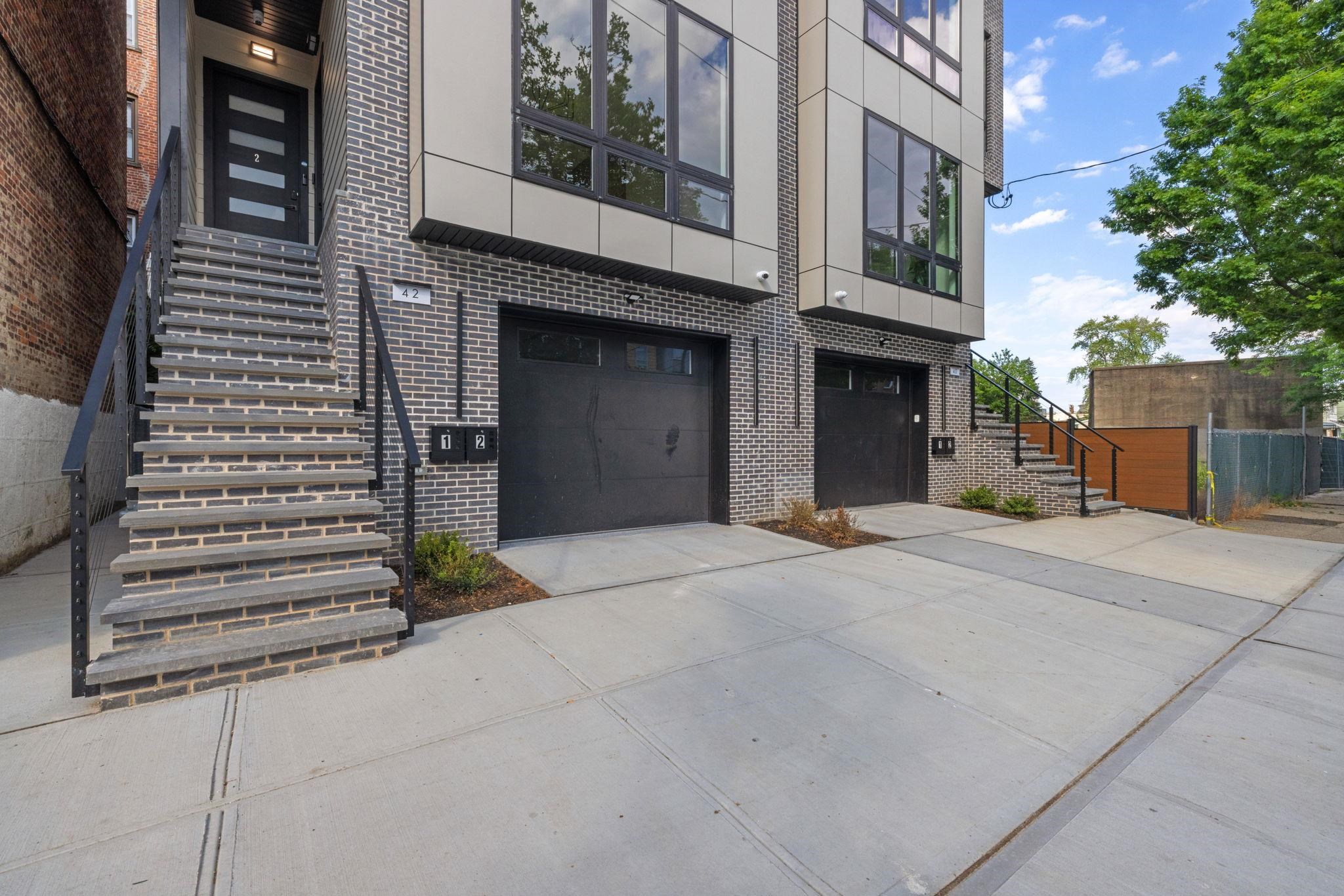 42 WAVERLY ST Unit: 2