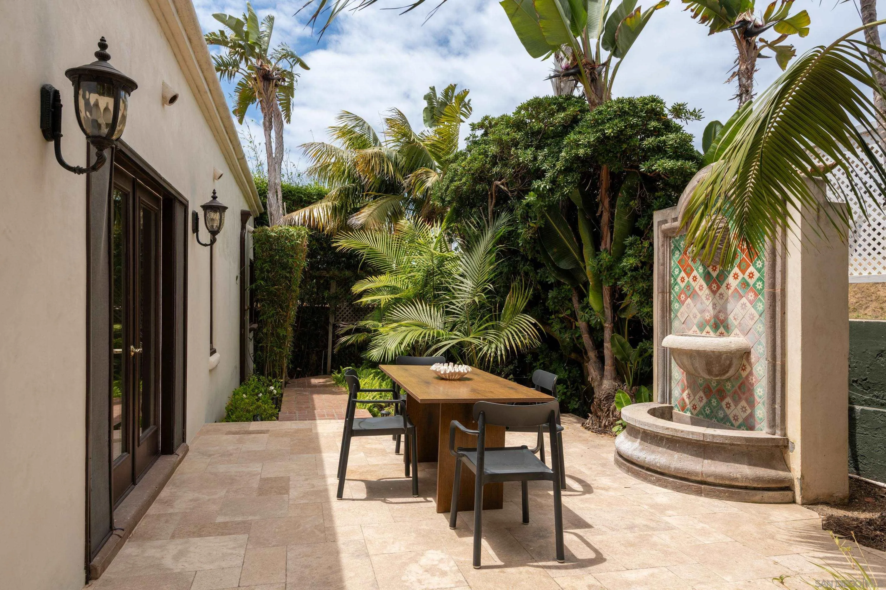 874 Harbor View West