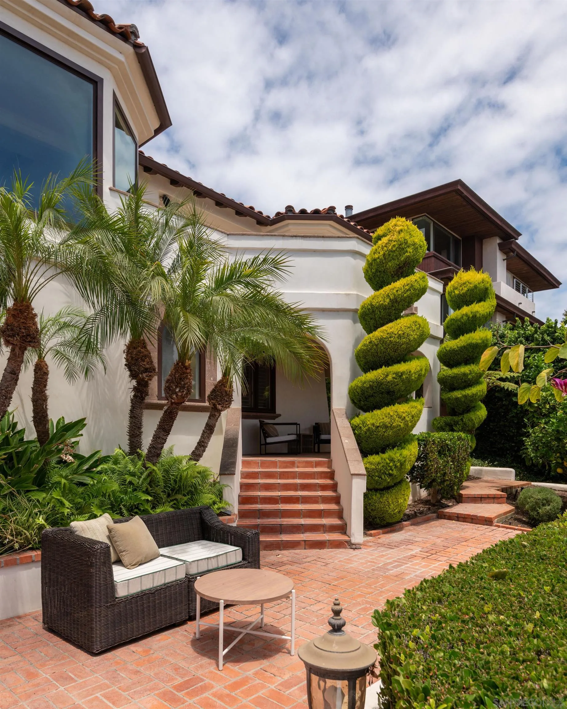 874 Harbor View West