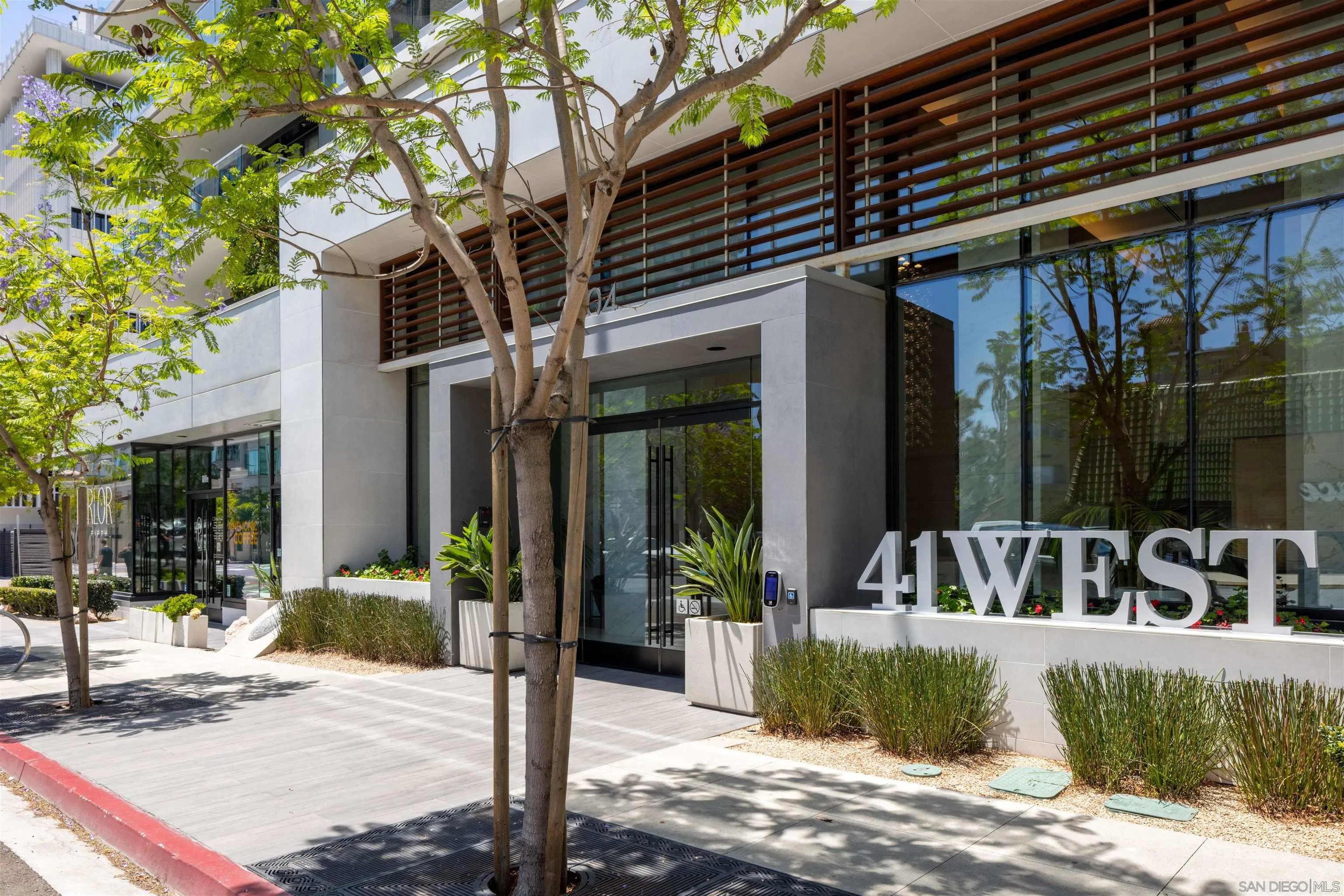 2604 5th Ave Unit 903