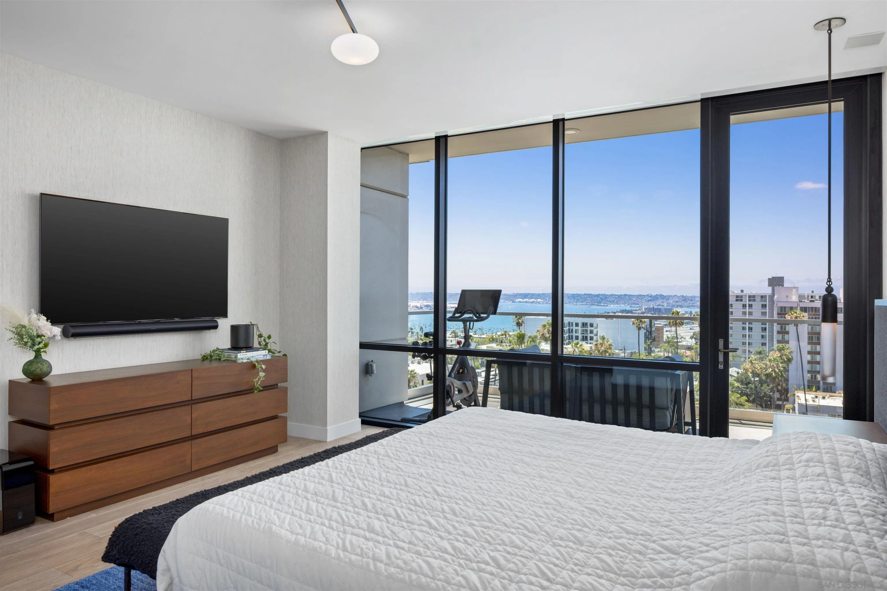 2604 5th Ave Unit 903