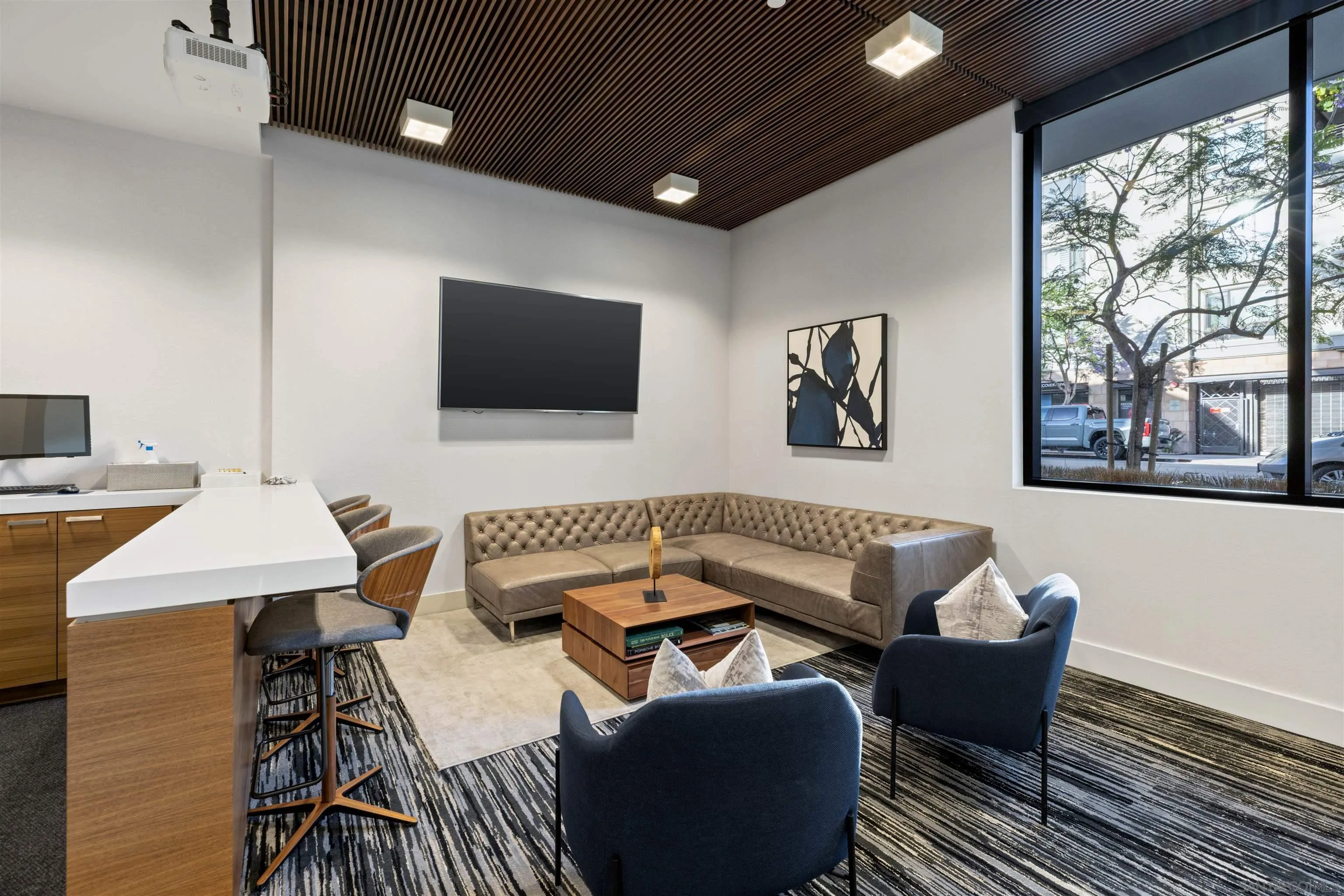 2604 5th Ave Unit 903