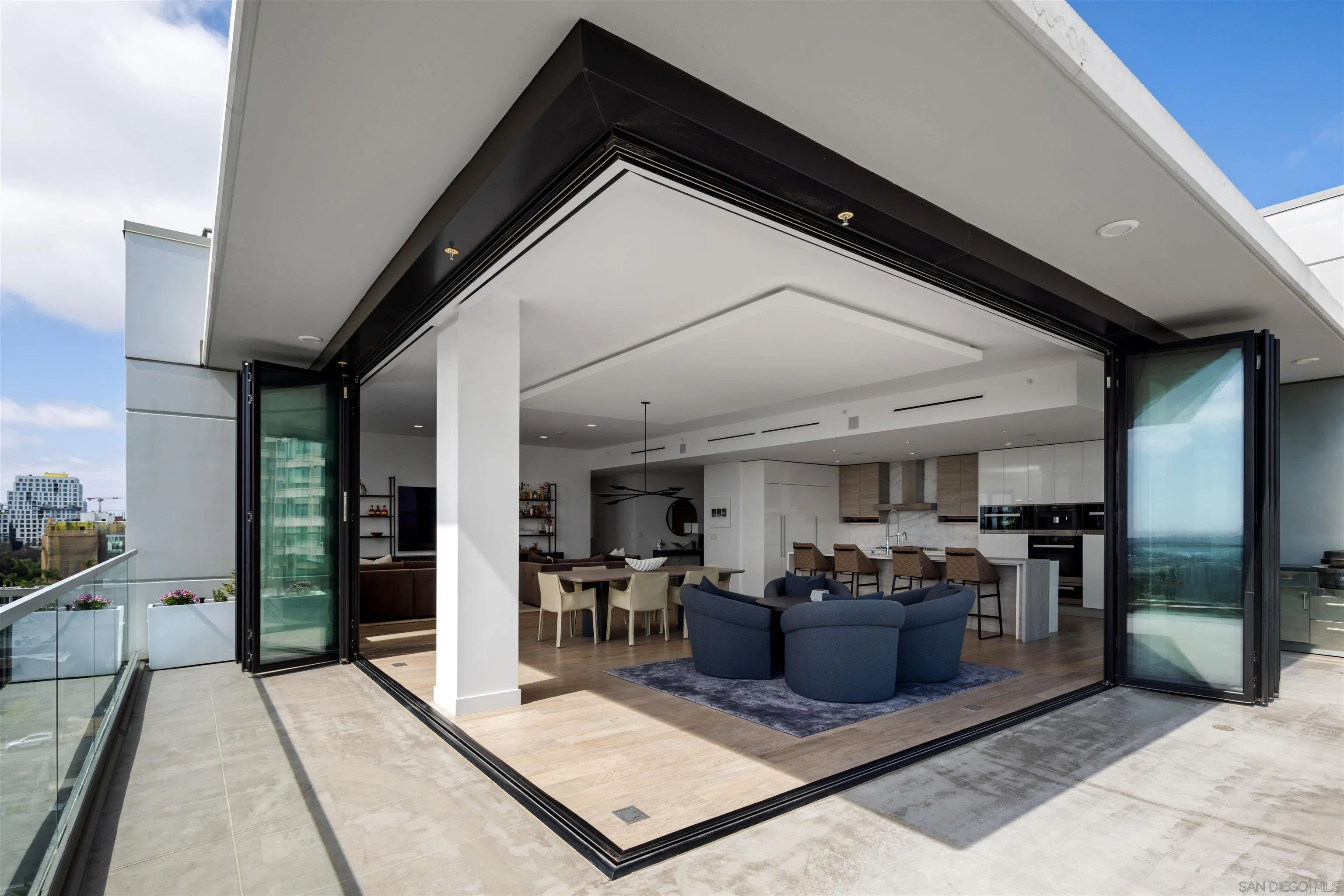 2604 5th Ave Unit 903
