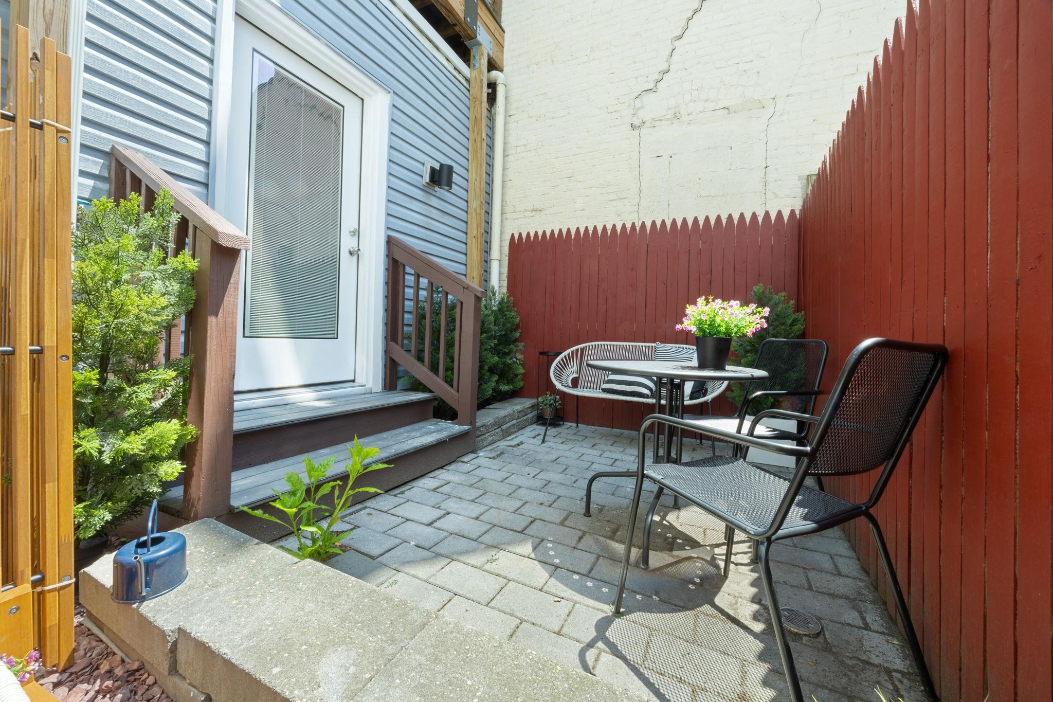 102 COLGATE ST Unit: 101