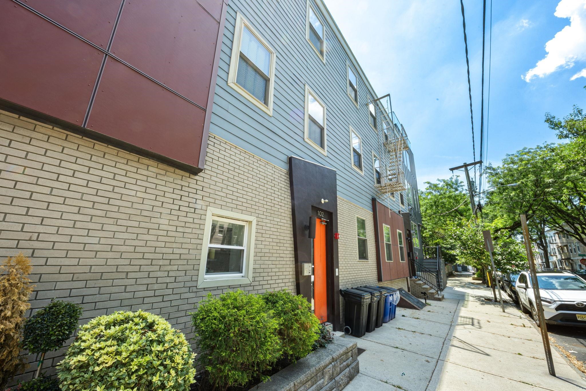 102 COLGATE ST Unit: 101