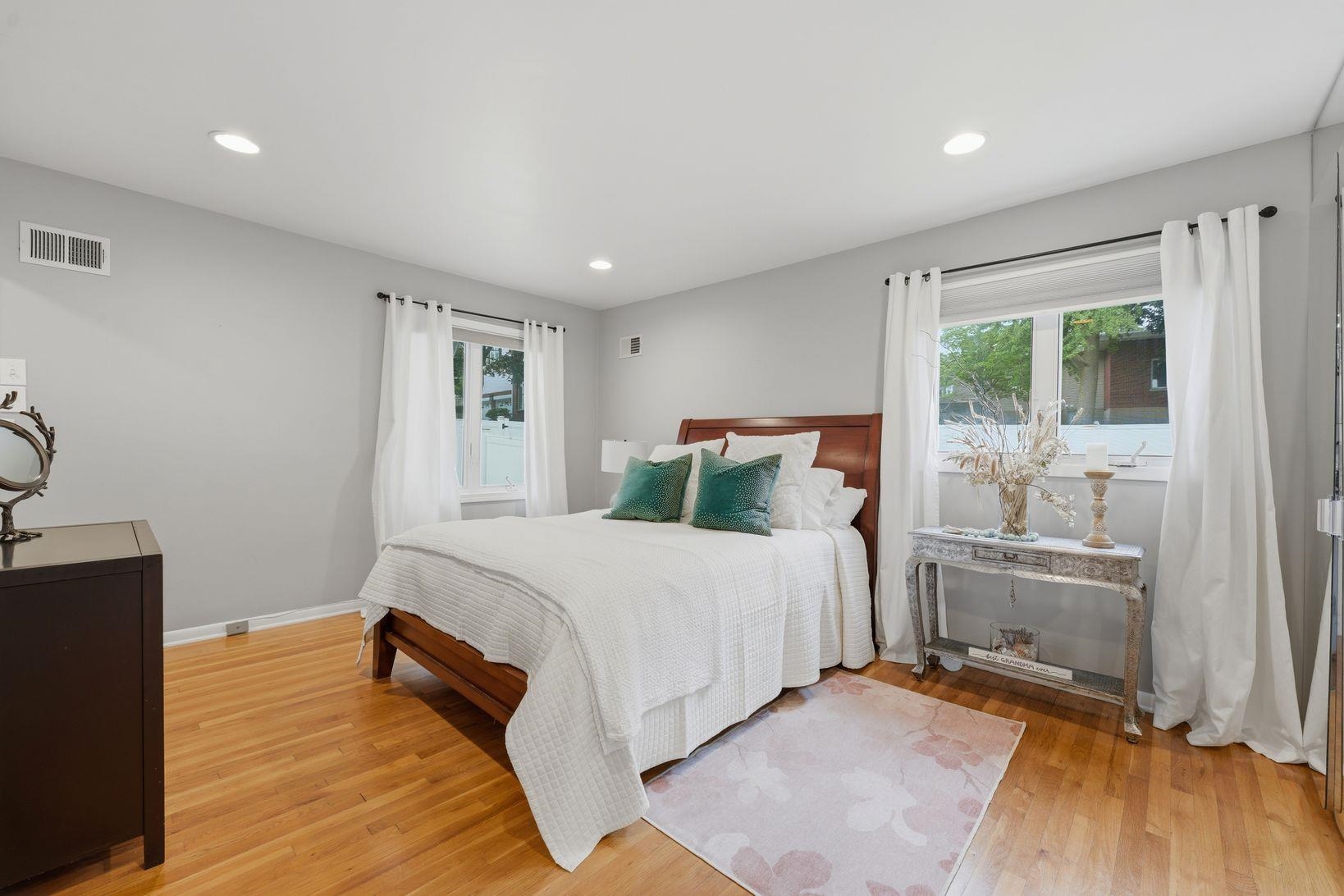 23 OVERLOOK AVE