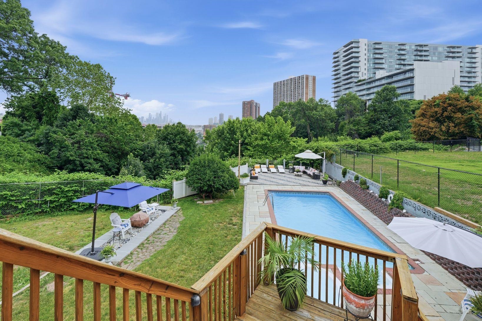23 OVERLOOK AVE