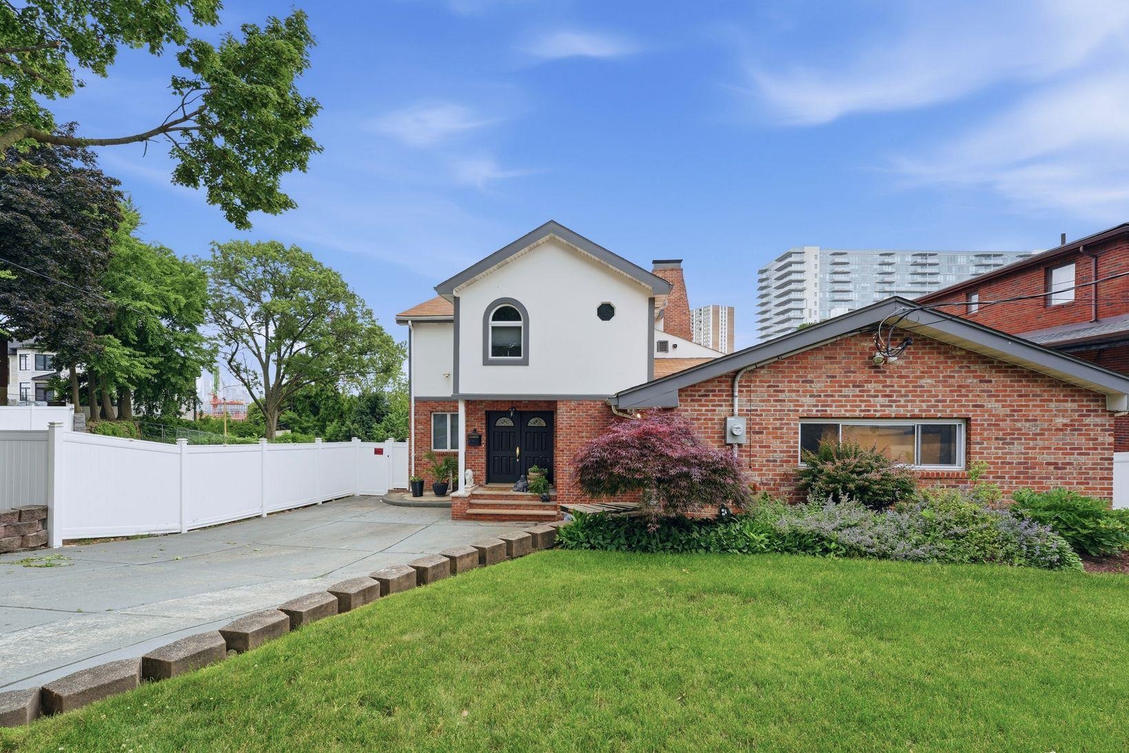 23 OVERLOOK AVE