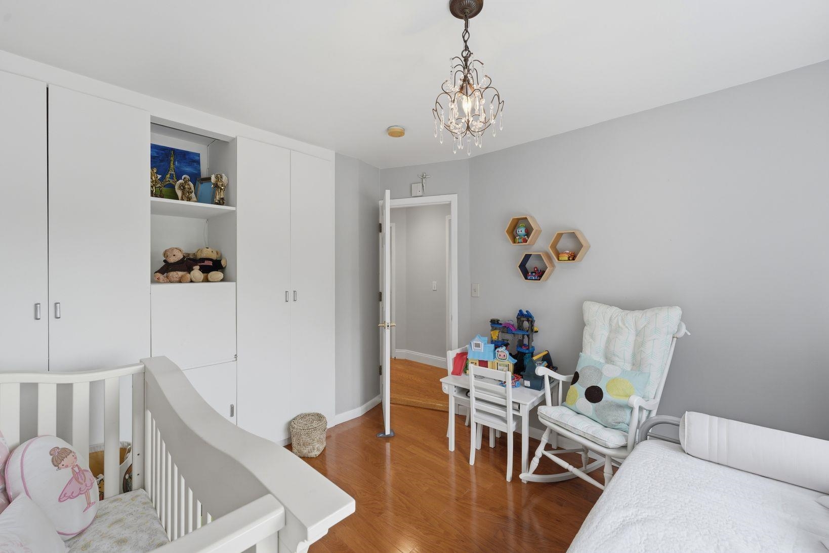 23 OVERLOOK AVE