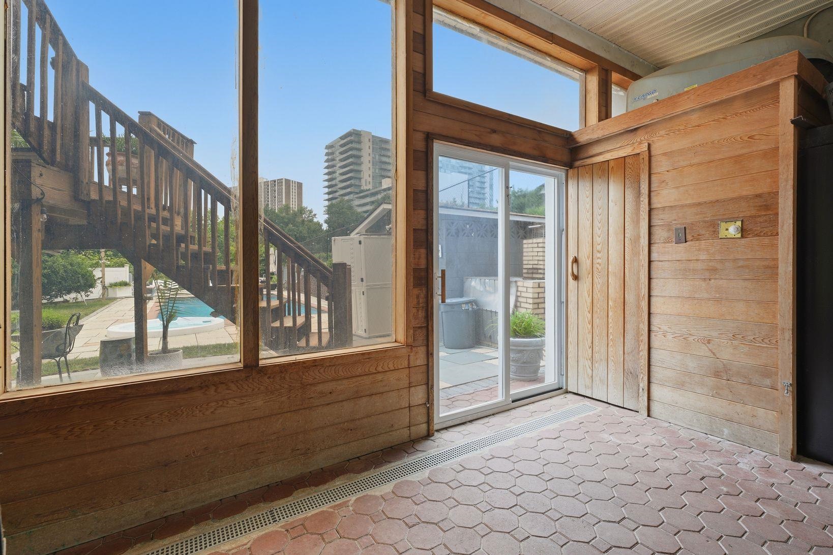 23 OVERLOOK AVE
