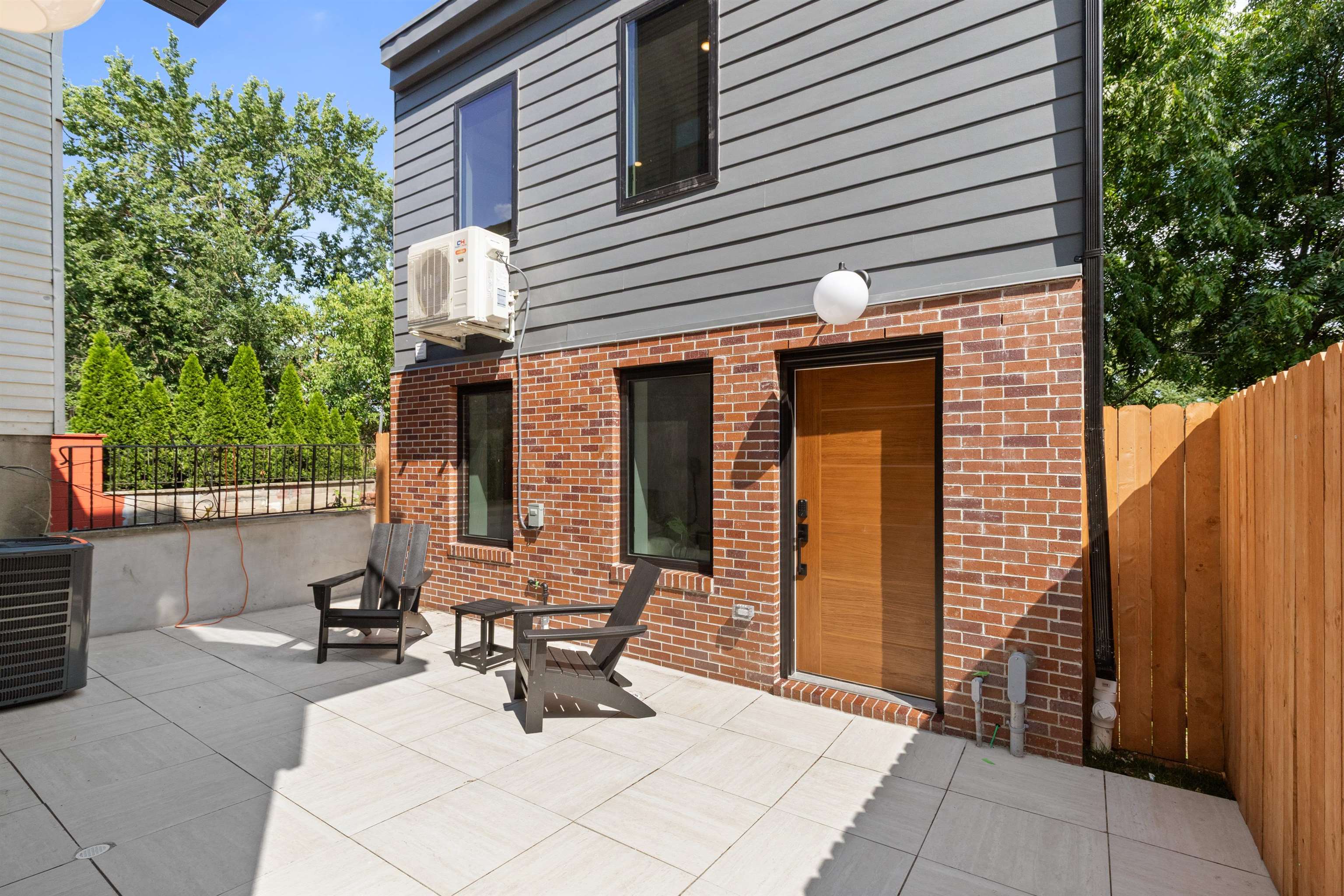 322 PRINCETON AVE Unit: Unit ADU
