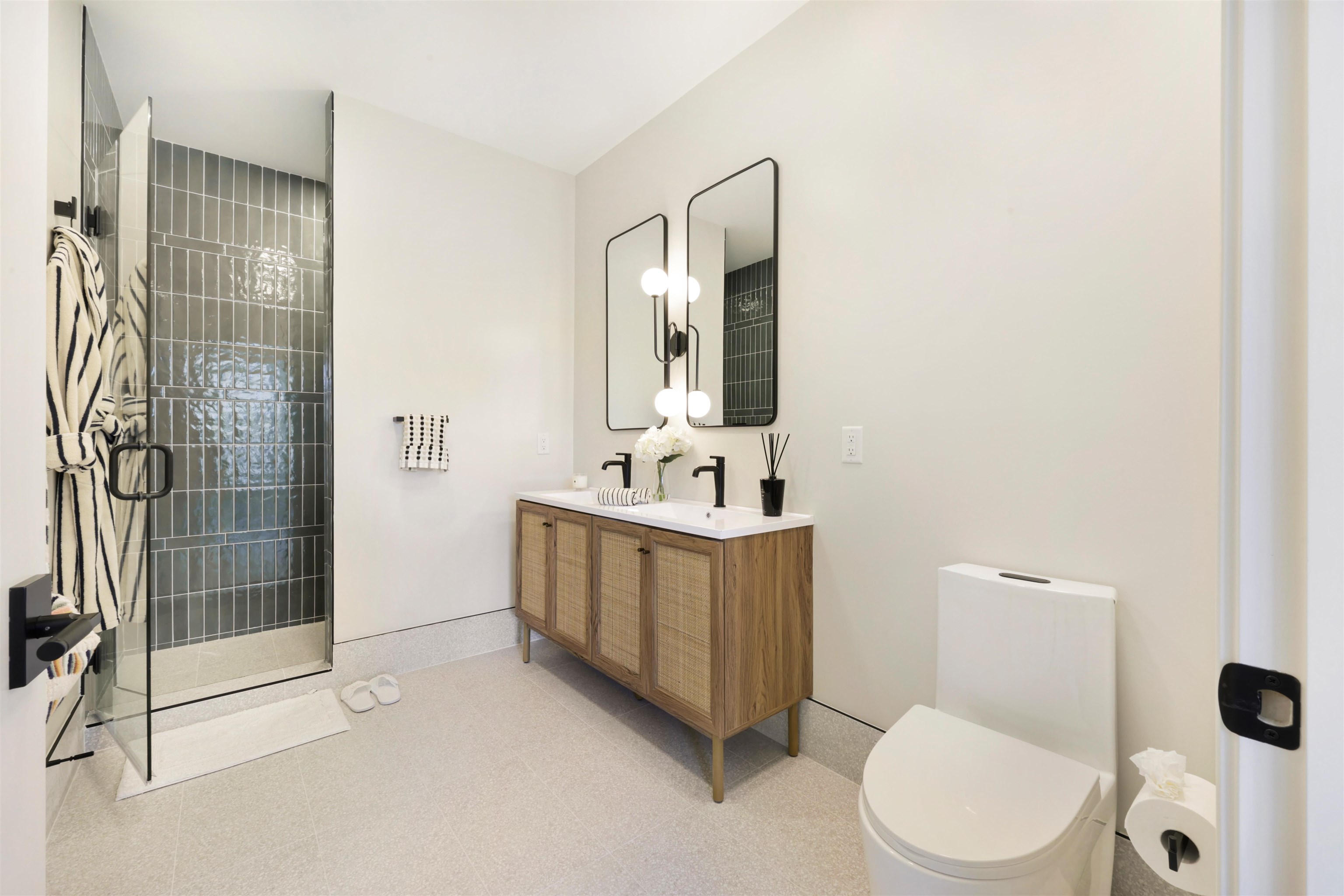 262 NEW YORK AVE Unit: 203