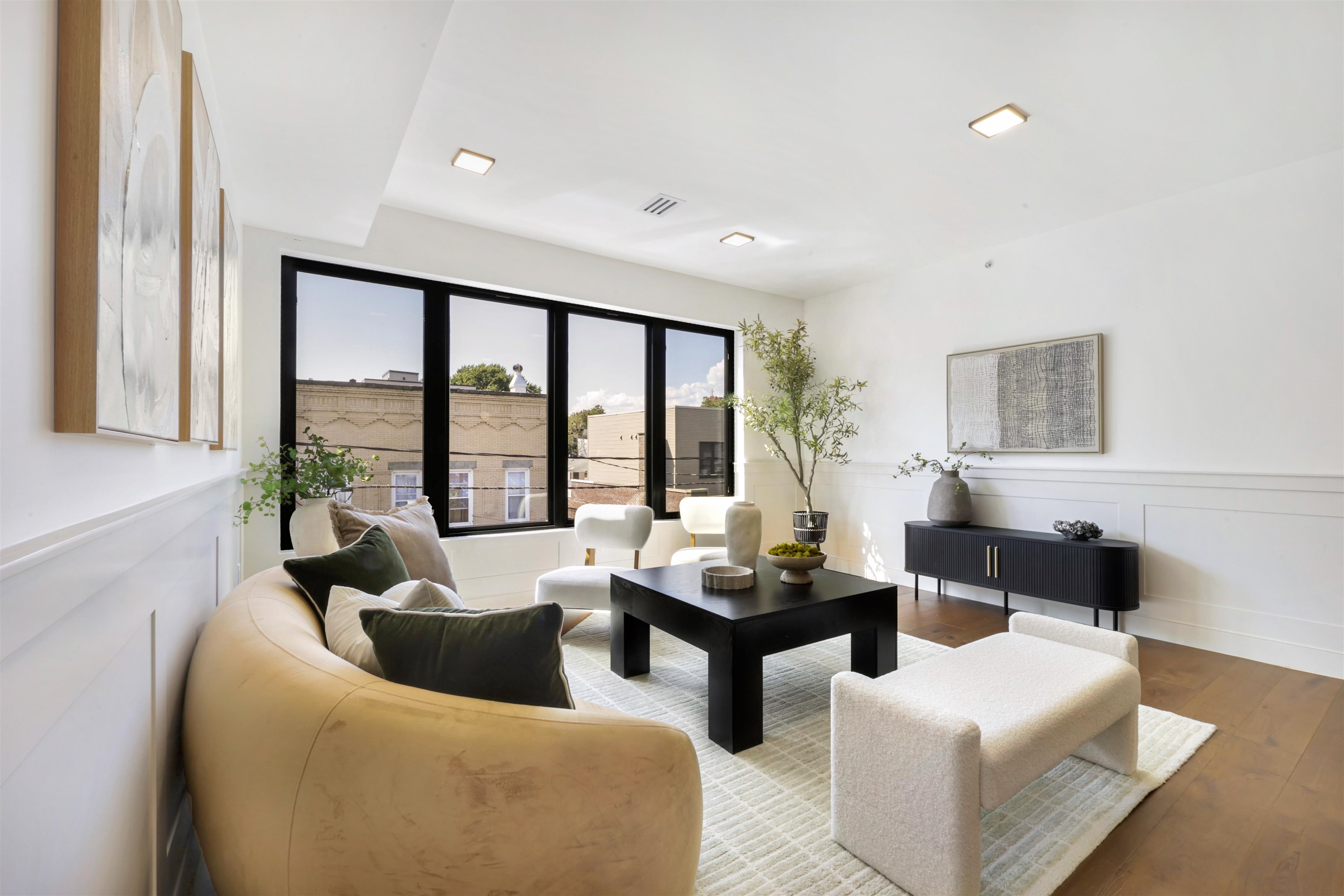 262 NEW YORK AVE Unit: 203