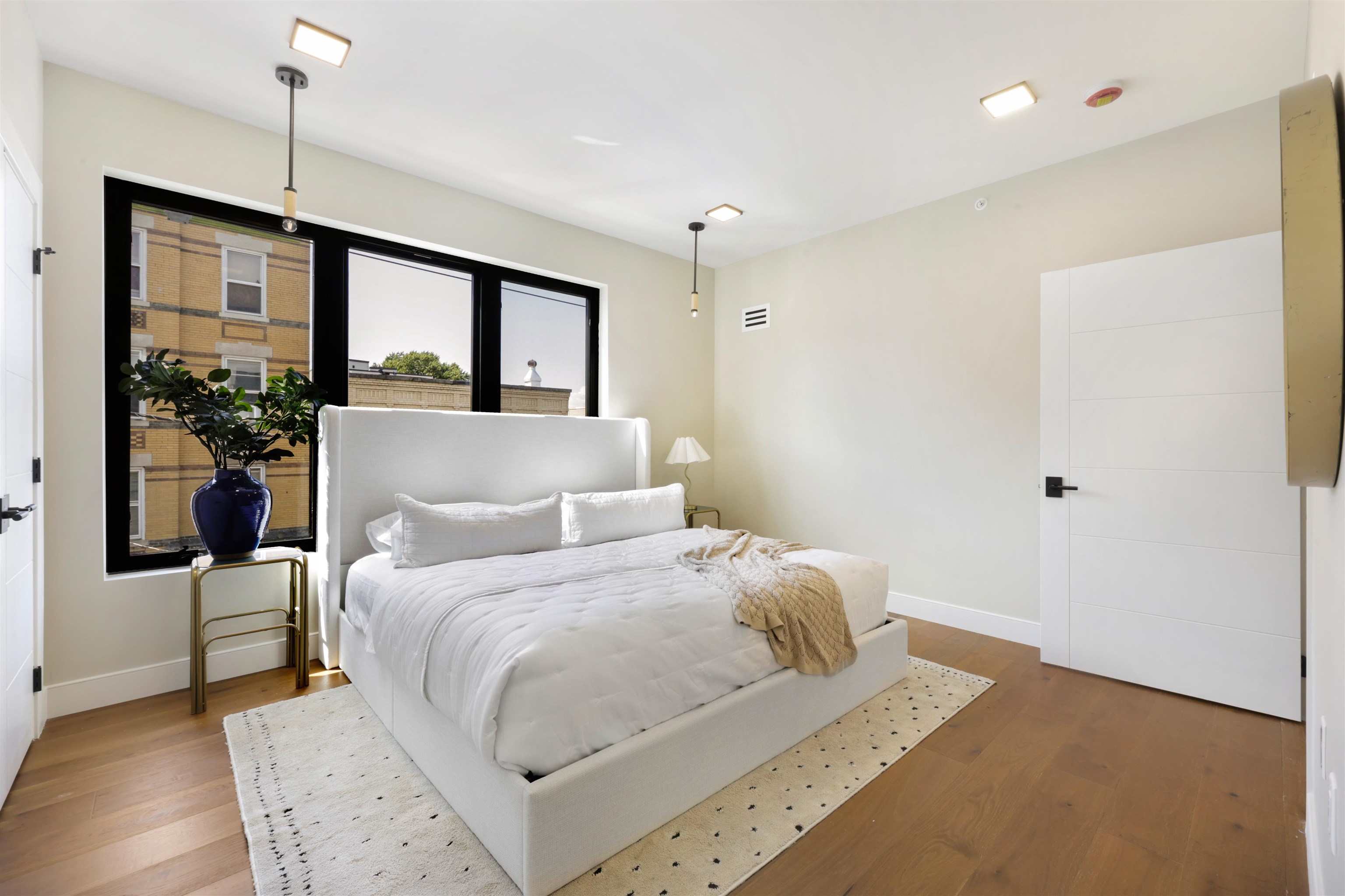 262 NEW YORK AVE Unit: 203