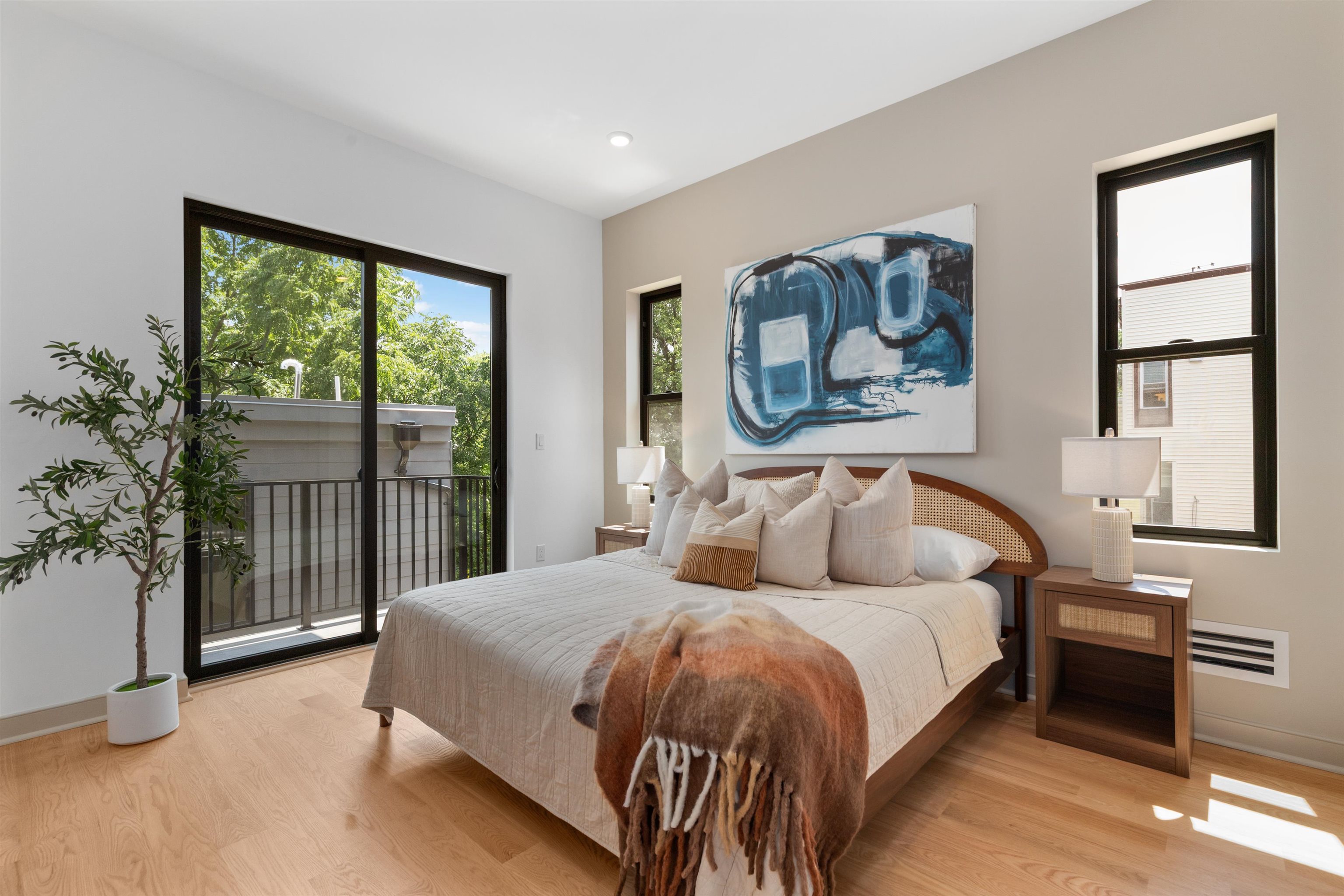 322 PRINCETON AVE Unit: Unit 1