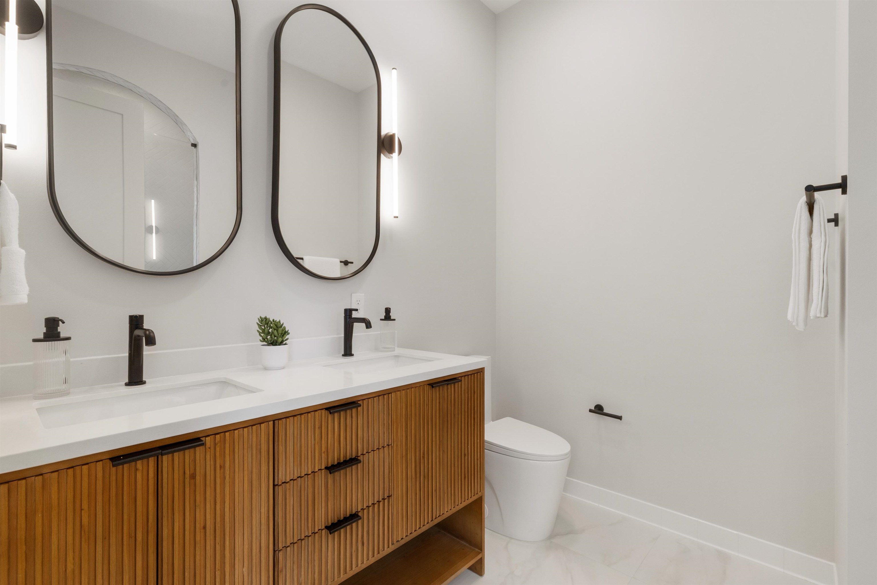 322 PRINCETON AVE Unit: Unit 1