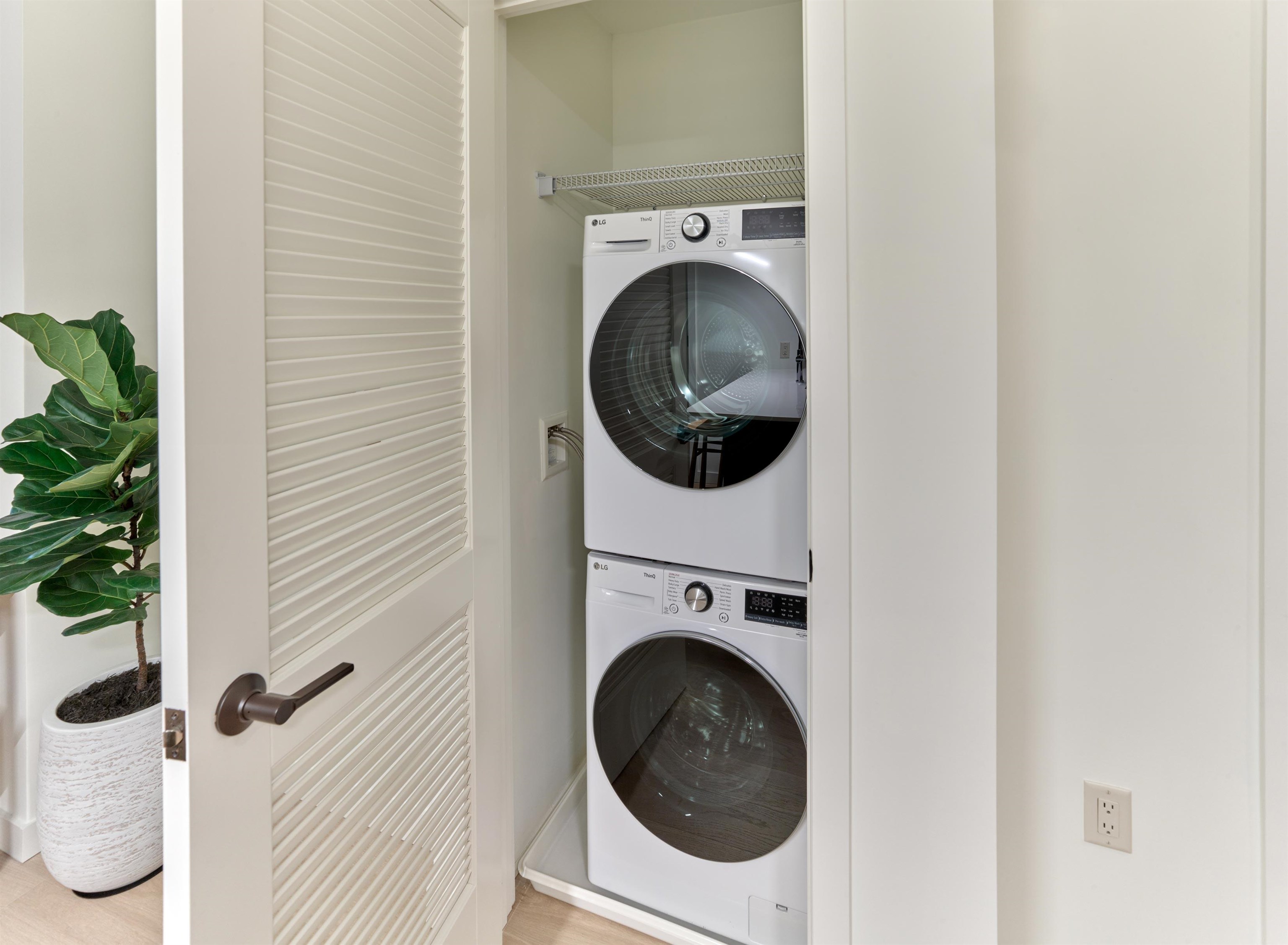 189 PHILLIP ST Unit: E1209