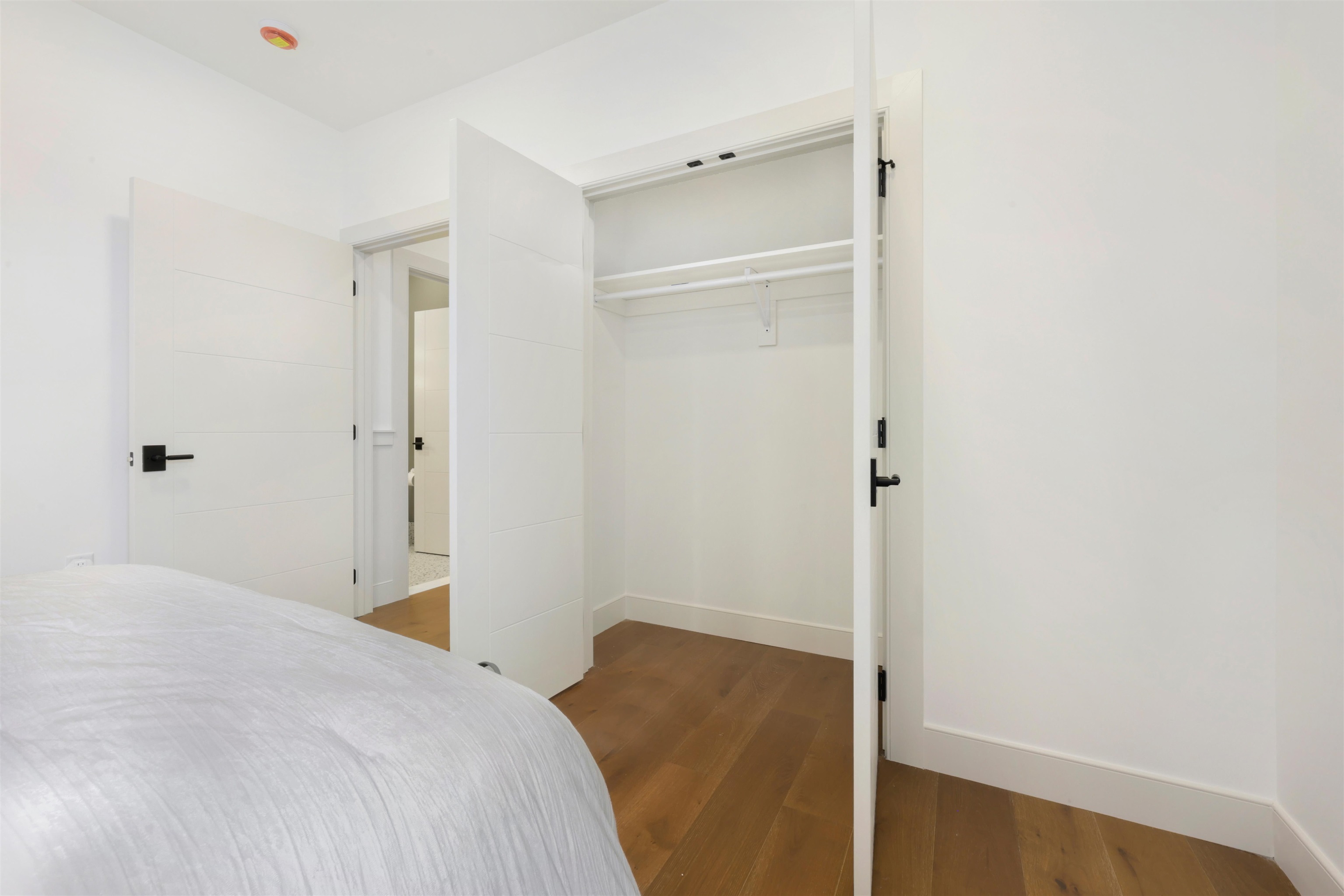 262 NEW YORK AVE Unit: 302