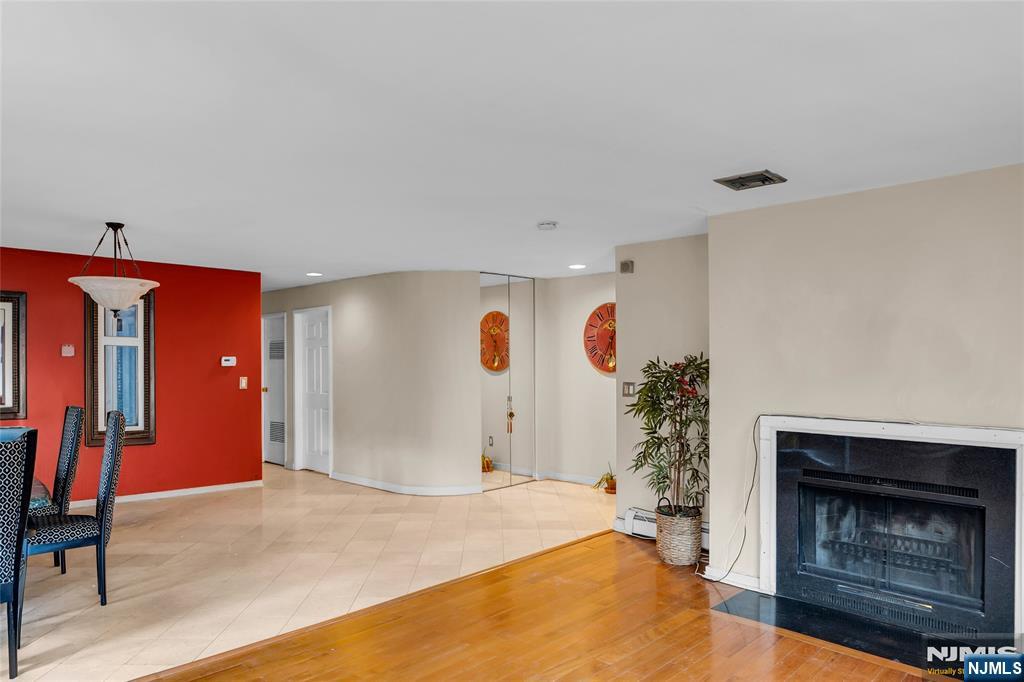 8C Cove Lane