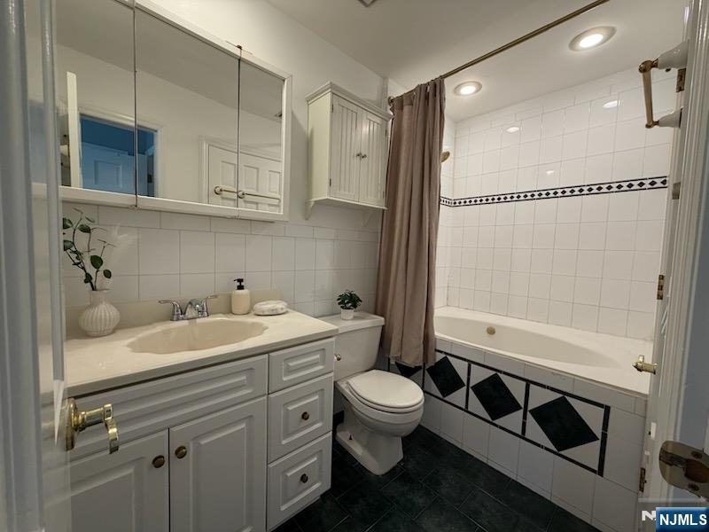 919 Park Avenue 3R