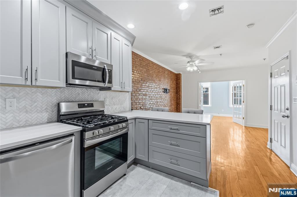 919 Park Avenue 3R