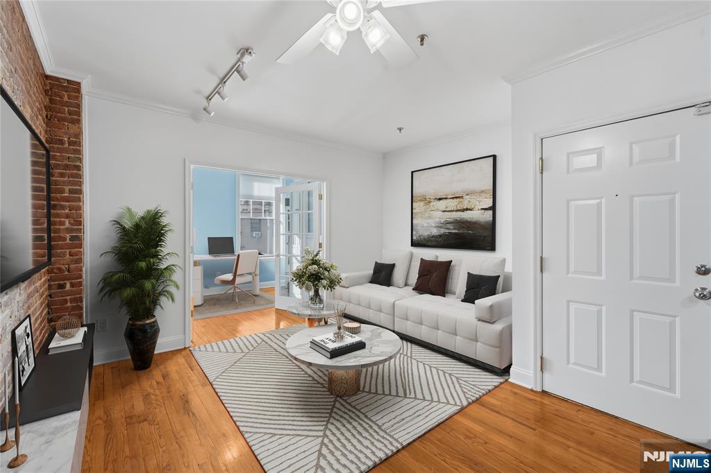 919 Park Avenue 3R