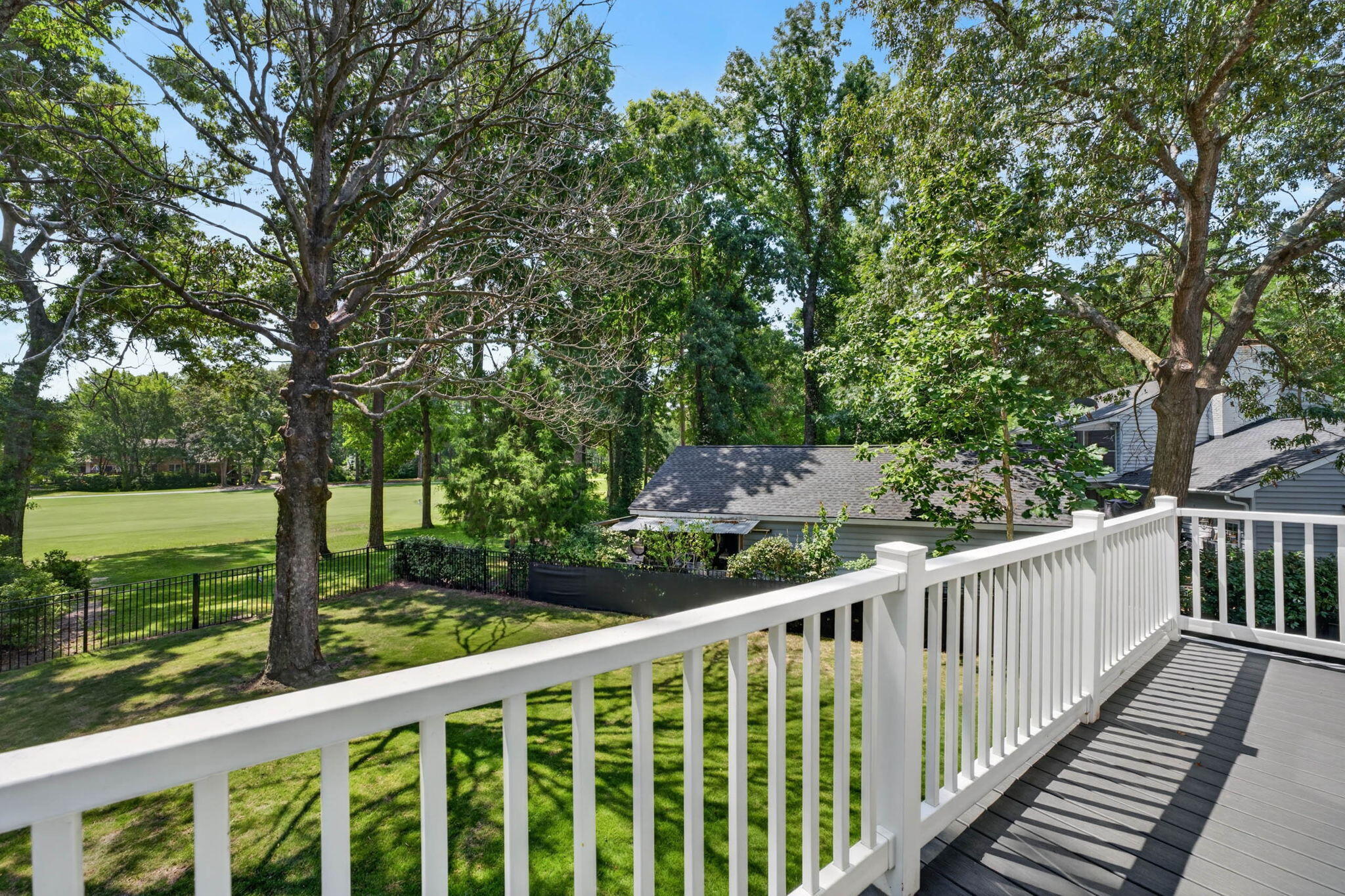 1055 Royalist Road