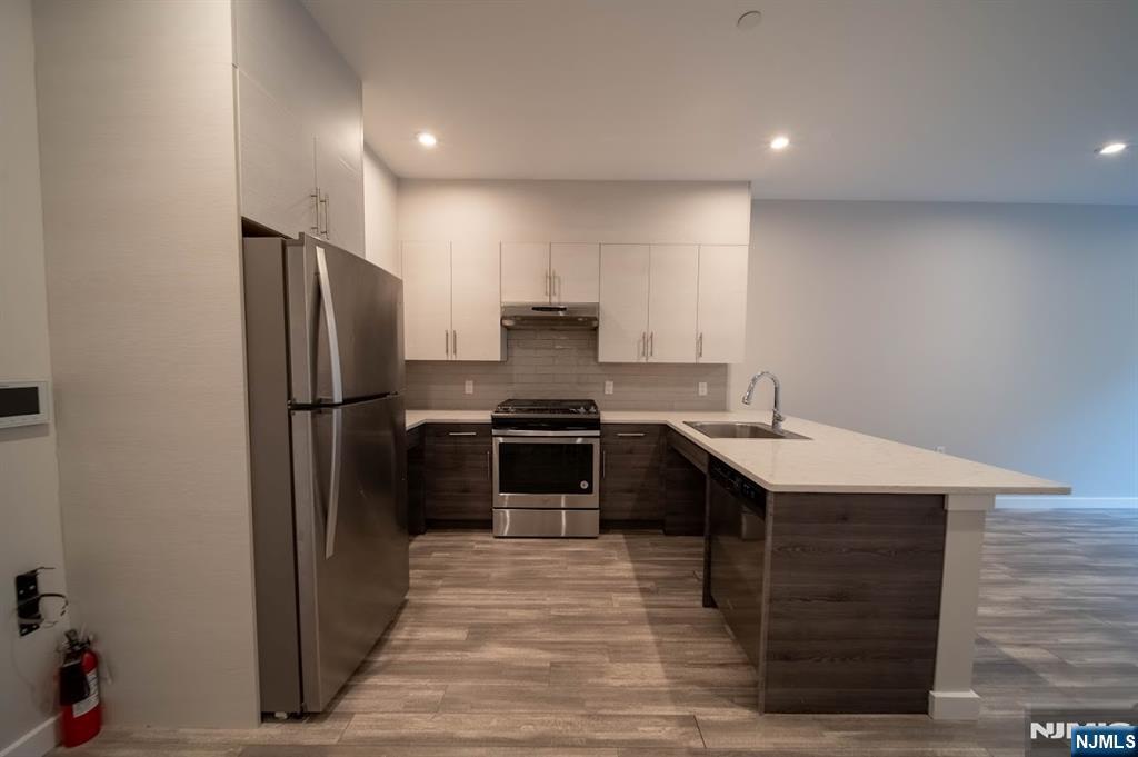 62 Broadway 205