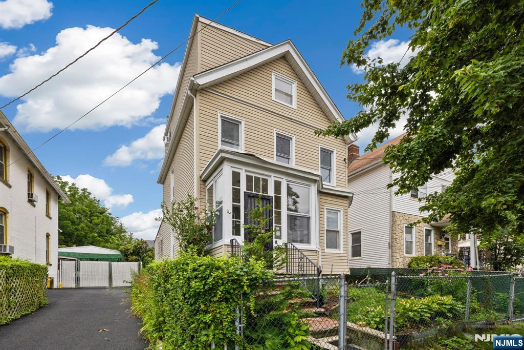 98 Forest Street