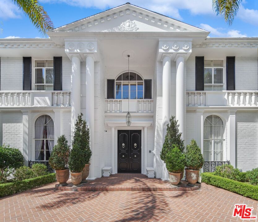717 N Rodeo Dr