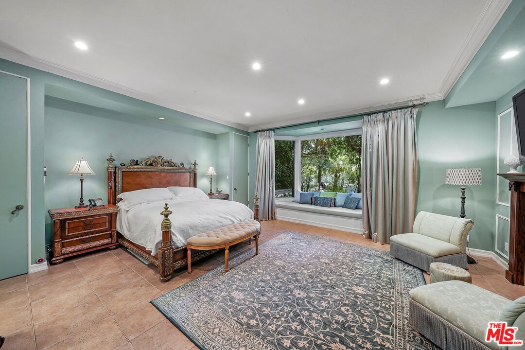 717 N Rodeo Dr