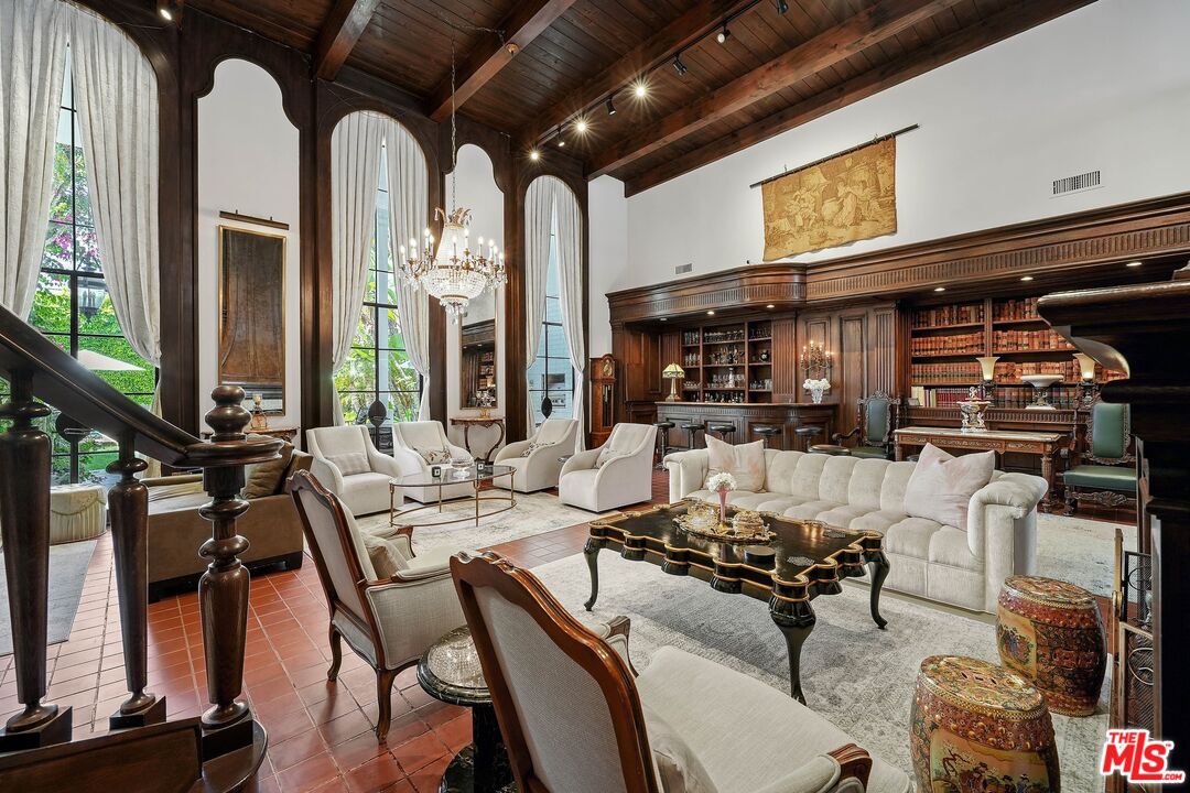 717 N Rodeo Dr