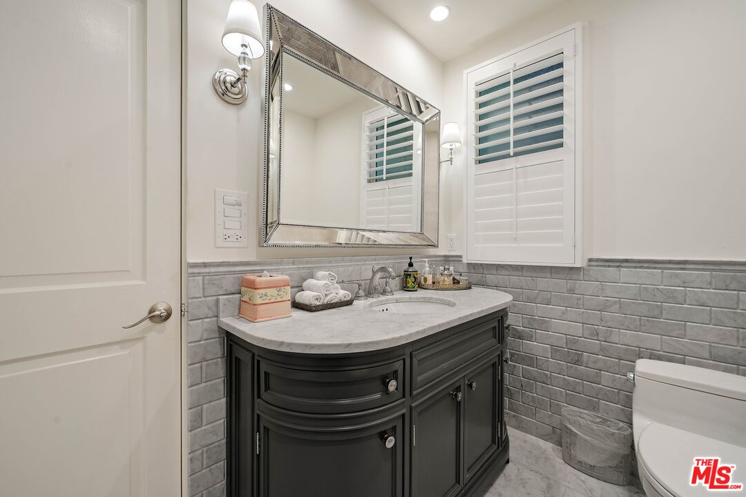 717 N Rodeo Dr