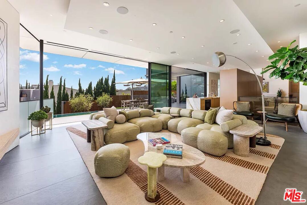 1807 Blue Heights Dr Dr