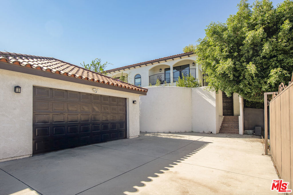 1000 S Citrus Avenue