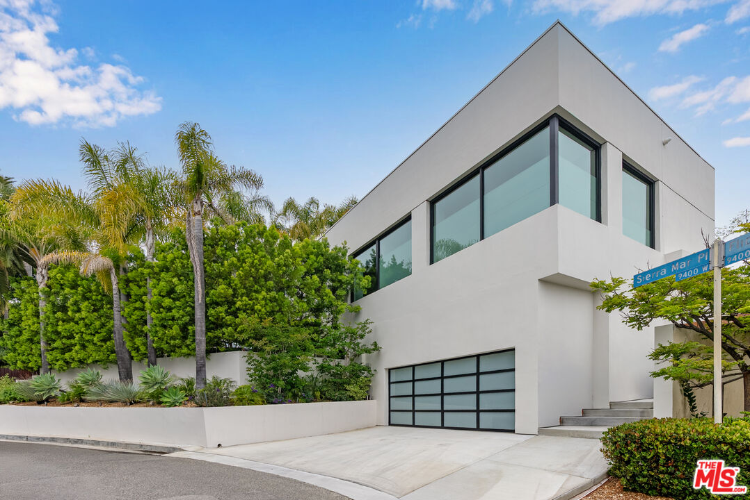 9405 Sierra Mar Pl