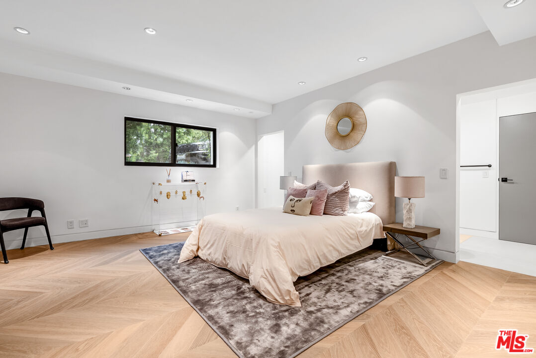 9405 Sierra Mar Pl