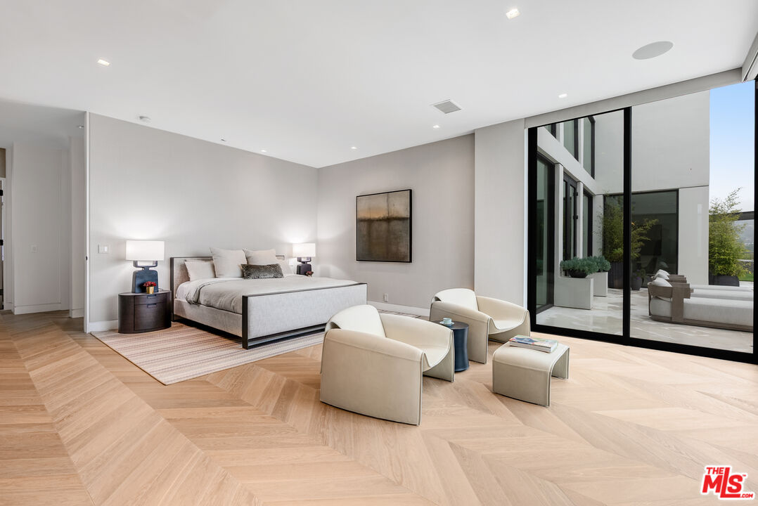 9405 Sierra Mar Pl