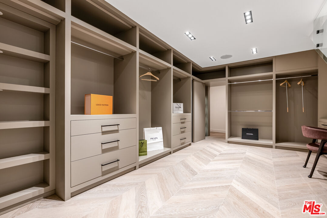 9405 Sierra Mar Pl