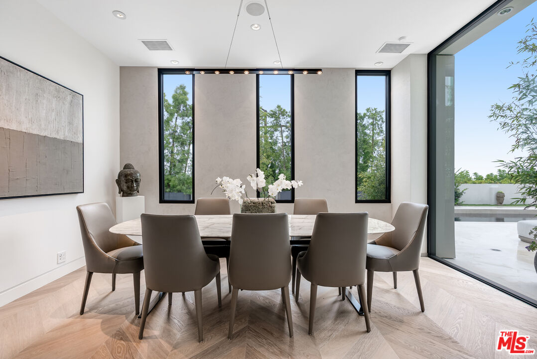 9405 Sierra Mar Pl