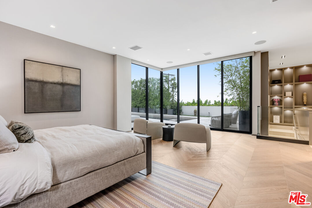 9405 Sierra Mar Pl