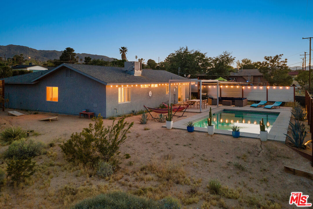 61602 La Jolla Dr
