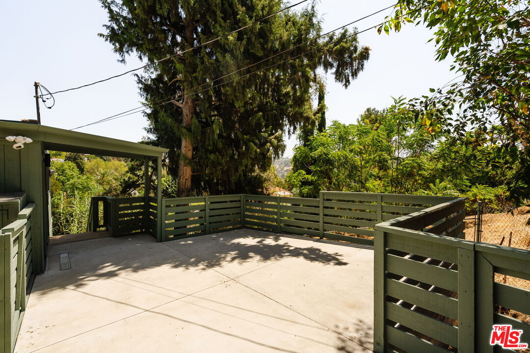 3958 Glenalbyn Dr