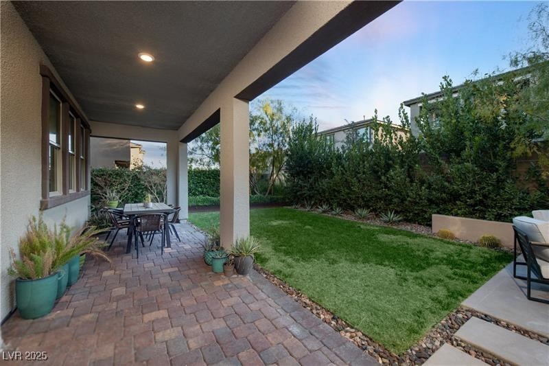913 Riverlawn Place
