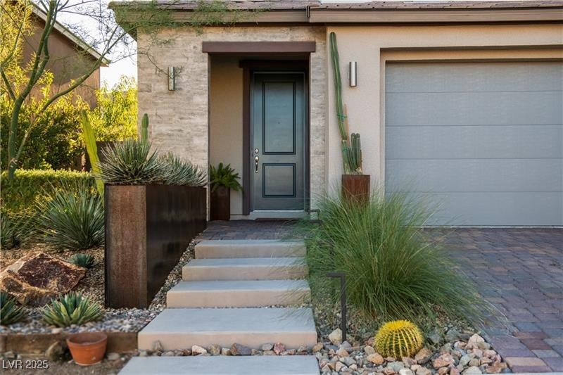 913 Riverlawn Place