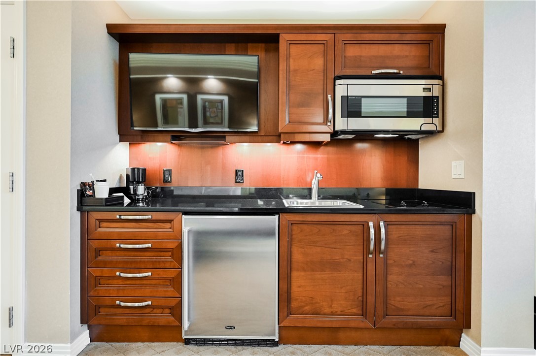 125 East HARMON Avenue 805 & 807