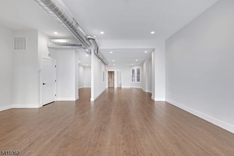 1131 Main Ave